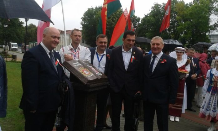 36573671_2085830371657211_1970127603486425088_n