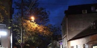 ნიკა რურუას საცხოვრებელ სახლთან ექსპერტ-კრიმინალისტები მუშაობენ