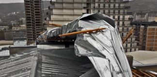 ძლიერმა ქარმა დედაქალაქში პრობლემები შემქნა (+ფოტო)