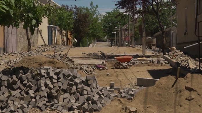 61594112_1584273621703342_4637392600284790784_n