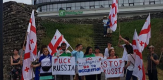 აქციას „ რუსეთი ოკუპანტია“ რუსი ტურისტი შეუერთდა