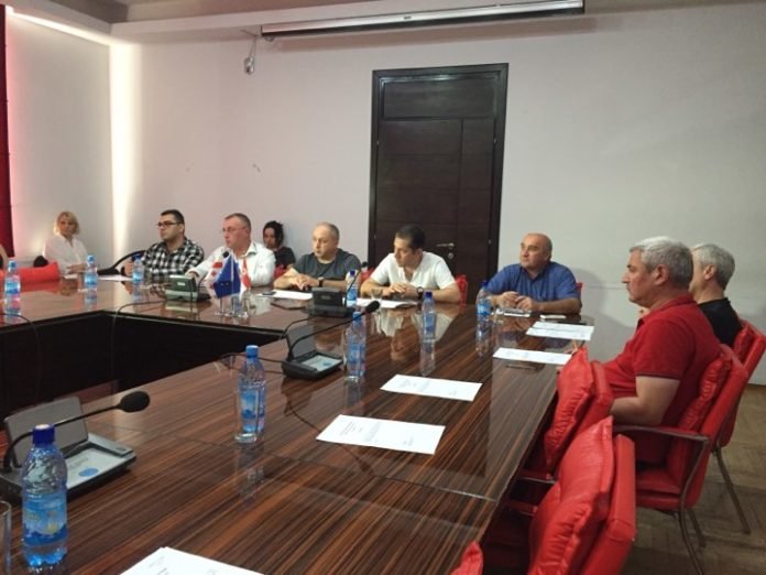 67547678_2376018259279951_508744575632801792_n