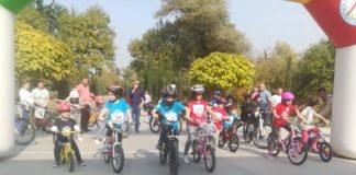 ცენტრალურ პარკში საბავშვო ველორბოლა გაიმართა(+ფოტო)