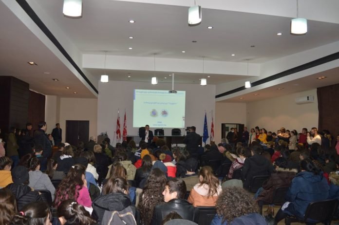 84217968_4195590080464592_2494936735490768896_o