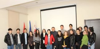 ბოლნისის მერი ბაქოში გამართულ ,,ქართული დღეების’’ კვირეულში მონაწილე ახალგაზრდებს შეხვდა