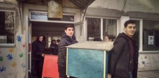 “ვიზრუნოთ ოთხფეხა მეგობრებზე”-დაბა კაზრეთში მიუსაფარი ცხოველებისთვის სახლები დაიდგა