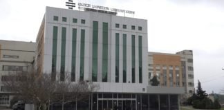 ხობში თავდასხმის შედეგად დაშავებული ქალი კლინიკაში გარდაიცვალა