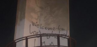 საპროტესტო წარწერები რუსთავის შემოსასვლელში (+ფოტო)