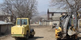 სოფელ რატევანში შიდა საავტომობილო გზის მოწყობის სამუშაოები მიმდინარეობს