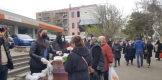 რუსთაველებს პირბადეები, ერთჯერადი ხელთათმანები და სადეზინფექციო საშუალებები გადაეცათ