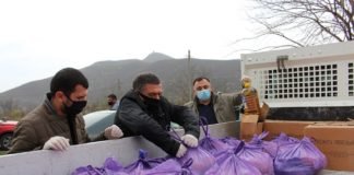 ბოლნისში მარტოხელა პენსიონერებს, თვითიზოლაციაში მყოფ პირებსა და შეჭირვებულ ოჯახებს სურსათი დაურიგდათ