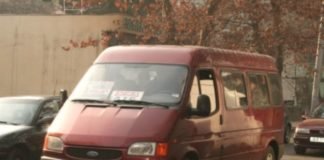 რუსთავში რამდენიმე სამარშრუტო ტაქსმა,მთავრობის გადაწყვეტილების მიუხედავად, დღეს მარშრუტი შეასრულა