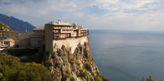 ათონის მთის მონასტრის ბერს კორონავირუსი გამოუვლინდა