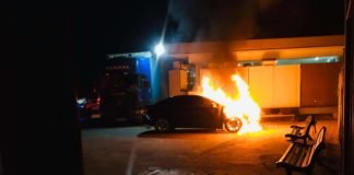 რუსთავში მსუბუქი ავტომობილი იწვის