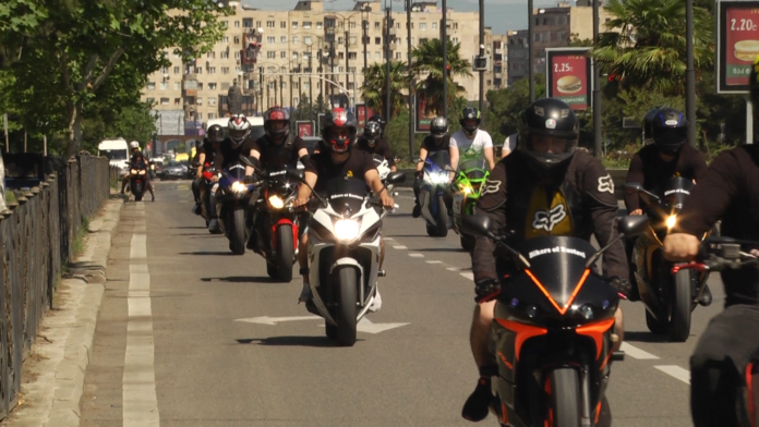 101658637_889616694868964_4072341005151099170_n