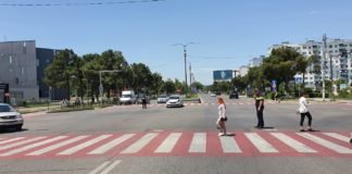 მეგობრობის გამზირზე შუქნიშნები გამორთულია-საავტომობილო მოძრაობას საპატრულო პოლიცია არეგულირებს