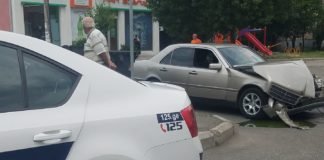 ავტოსაგზაო შემთხვევა მეგობრობის გამზირზე მოხდა(+ფოტო)