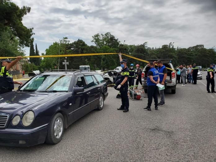 82602366_673185483242614_3973235023888252928_n