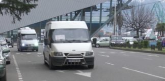 ბათუმში მიკროავტობუსების მძღოლები მგზავრობის ღირებულების გაზრდას ითხოვენ