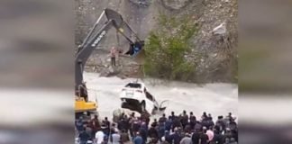 ავტომობილით ხევში გადავარდნილი მამაკაცის ცხედარი იპოვეს