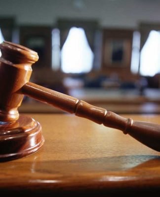 უფასო სასადილოების ბენეფიციარებისთვის არაკეთილსინდისიერად მომსახურებასა და დიდი ოდენობით სახელმწიფოს კუთვნილი თანხების თაღლითურად დაუფლებაში ბრალდებულ 5 პირს სასამართლომ აღკვეთის ღონისძიების სახით საპატიმრო გირაო შეუფარდა