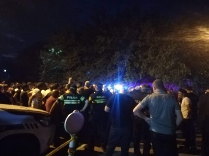 F77B8665-A8D1-4818-974A-A9D72E087409