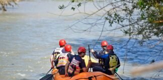 მდინარეში ახალგაზრდა ქალს ეძებენ