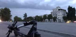 რუსთავში ელექტროსკუტერები დააზიანეს