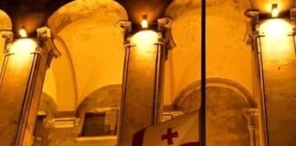 სოხუმის დაცემის დღესთან დაკავშირებით, პარლამენტის შენობაზე დროშა დაუშვეს