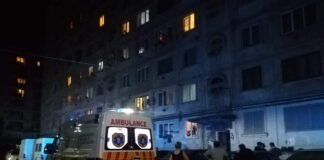 მე-19 მიკრორაიონში ერთ-ერთ ბინასთან სასწრაფო და საპატრულო პოლიციაა მობილიზებული