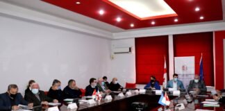 რა საკითხები განიხილეს დეპუტატებმა საკრებულოს სხდომაზე ?