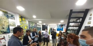 ნინო ლაცაბიძე ახალგაზრდა რუსთაველ მხატვარს სახელოსნოში ეწვია