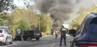 ავარია თბილისში – ავტომობილი მთლიანად დაიწვა