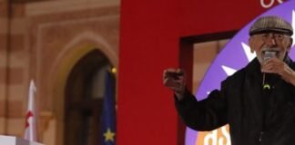 „ენმ“-ს ღონისძიებაზე ბუბა კიკაბიძემ „თბილისოს“ ნაწილი რუსულად იმღერა