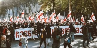 საქართველოს პარლამენტთან გაერთიანებული ოპოზიციის აქცია მიმდინარეობს