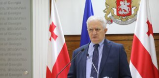 გამყრელიძე: სასურველია, წირვის დროს მეტი ადამიანი იყოს გარეთ