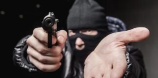 რუსთავში შეიარაღებულმა პირებმა “აჭარა ფეის” ფილიალი დააყაჩაღეს