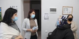 პრემიერის მრჩეველმა თეთრიწყაროში მოწყვლად ჯგუფებს პირბადეები გადასცა