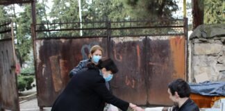 ბოლნისის მუნიციპალიტეტმა „განთიადის“ 21 ბეჯეფიციარს საახალწლო ნობათები დაურიგა