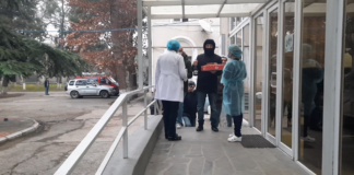 “მშრომელთა სოლიდარობის კავშირმა” სამშობიარო სახლის მედპერსონალს ტკბილეული მიუტანა