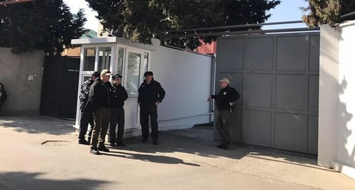 39ba6210bfa8679f6d629cb2bde64e8b_XL-1