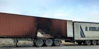 ტრაილერს, რომელსაც მიწისთხილი გადაჰქონდა, ცეცხლი გაუჩნდა