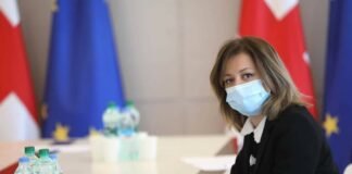 18 წელს ზემოთ პირებს ჩინური ვაქცინით აცრაზე რეგისტრაცია შეეძლებათ