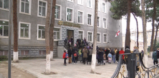 რამდენი სკოლა აგრძელებს სწავლას ჰიბრიდული მოდელით რუსთავში?(+ვიდეო)