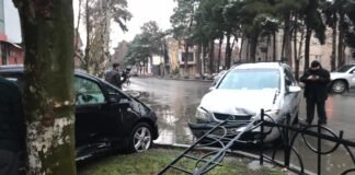 ავტოსაგზაო შემთხვევა მოხდა რუსთაველის ქუჩაზე(+ფოტო)