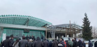 მომსახურების სააგენტოში რიგებია – მანქანის ნომრის შეცვლის ვადა თვის ბოლოს იწურება