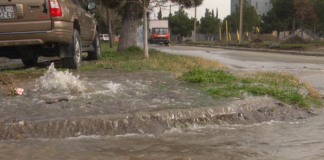 სარეაბილიტაციო სამუშაოების დროს წყლის მილი დააზიანეს- ქუჩები დაიტბორა(+ვიდეო)