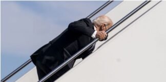 ჯო ბაიდენი თვითმფრინავის ტრაპზე ასვლისას რამდენჯერმე წაიქცა(+ვიდეო)