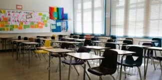 კოვიდინფიცირების რისკი სკოლებში – სამინისტრო განცხადებას ავრცელებს