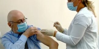 ლადო კახაძე „ასტრაზენეკას“ ვაქცინით აიცრა